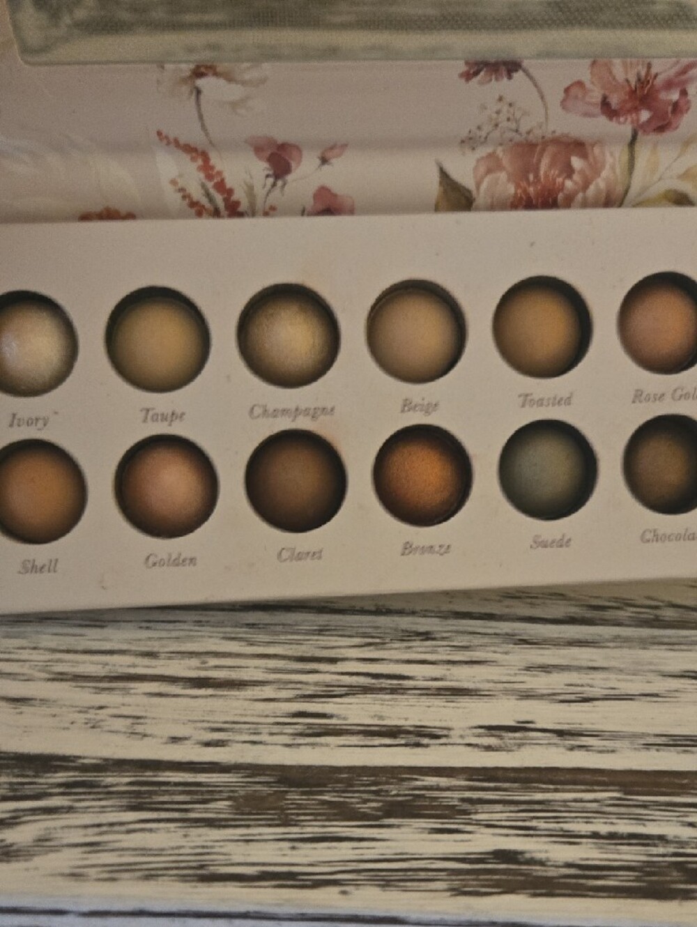 Laura Geller Floral Pink and Gold Modern Marvels Eyeshadow Palette - Picture 2 of 2